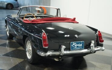 MG-MGB-Cabriolet-1967-Black-Red-32800-7