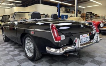 MG-MGB-Cabriolet-1969-Black-Black-130595-5