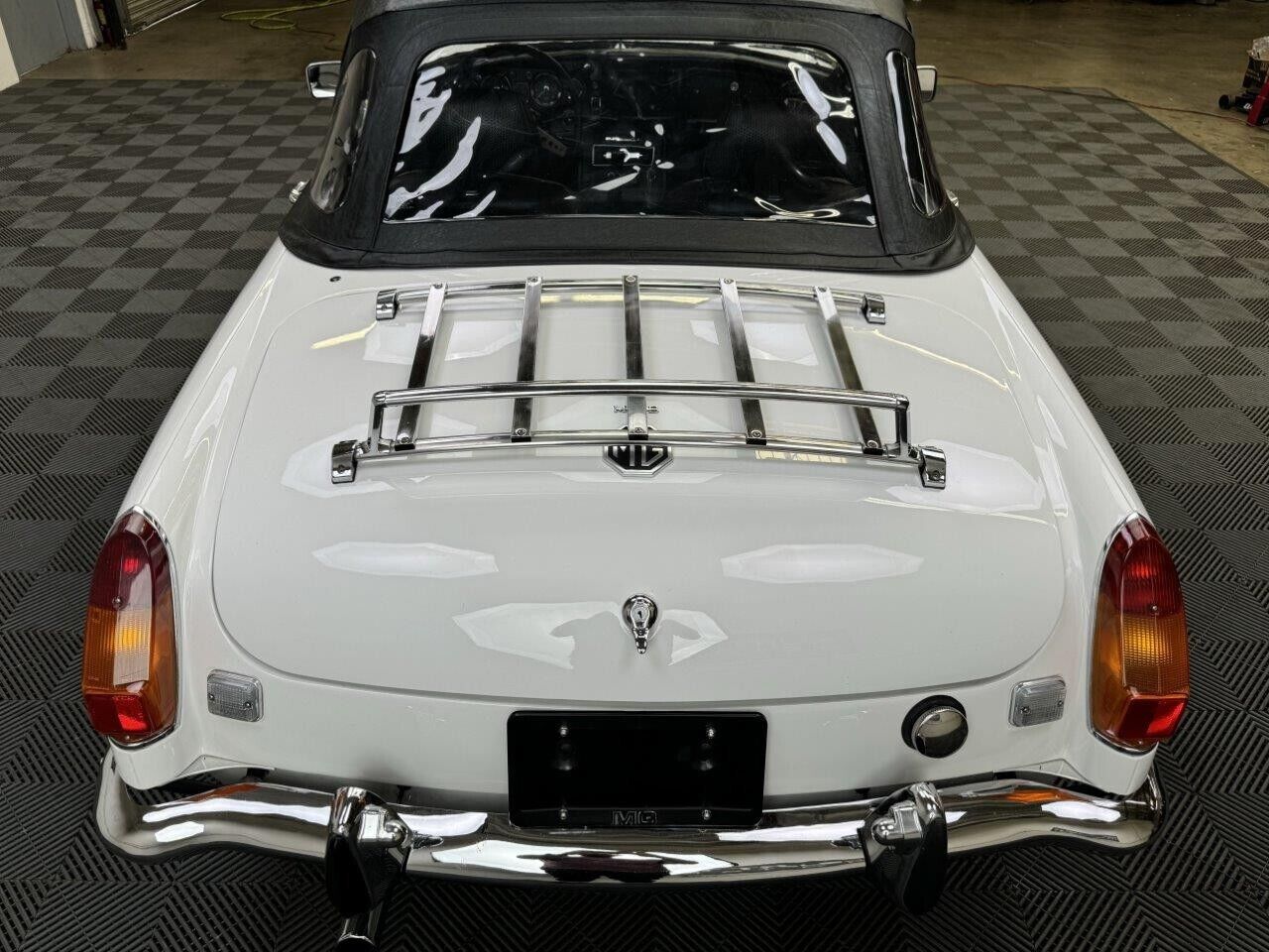 MG-MGB-Cabriolet-1974-White-Black-126121-2