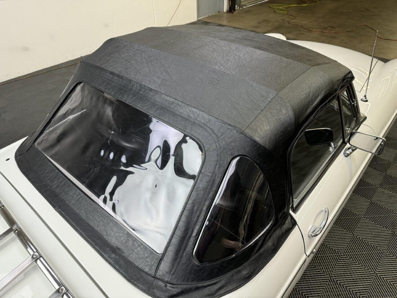 MG-MGB-Cabriolet-1974-White-Black-126121-9