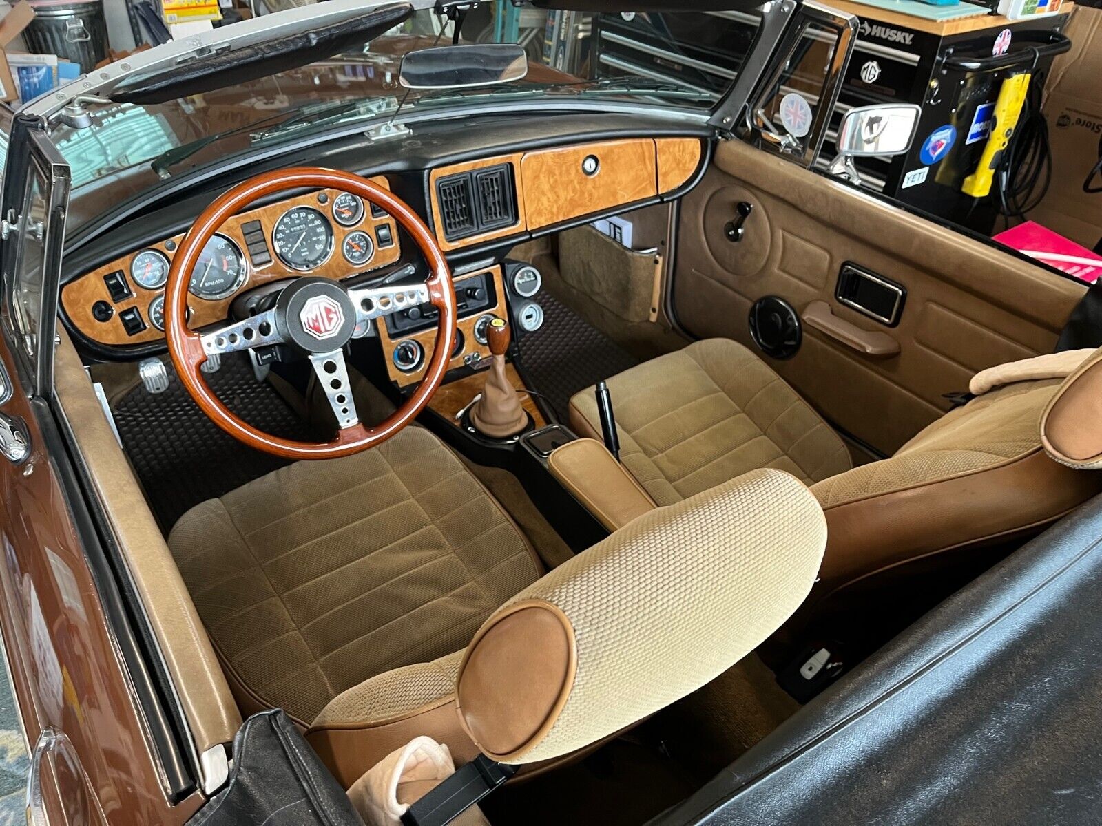 MG-MGB-Cabriolet-1978-Brown-Tan-19312-6