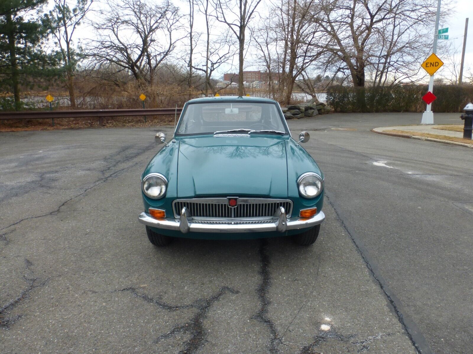 MG-MGB-Coupe-1967-Green-Black-99999-1