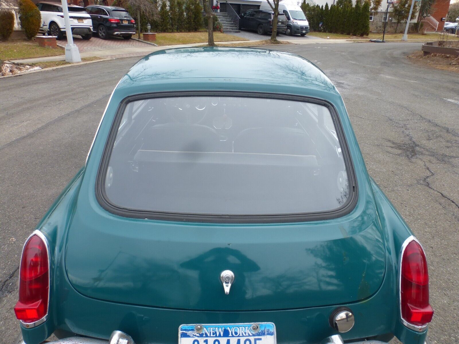 MG-MGB-Coupe-1967-Green-Black-99999-10