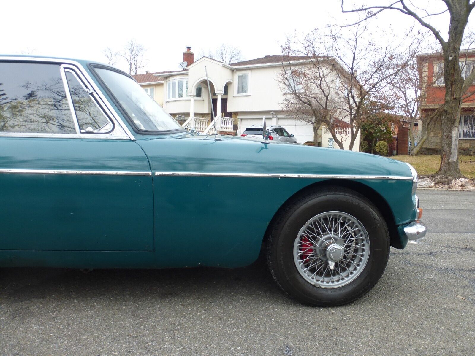 MG-MGB-Coupe-1967-Green-Black-99999-13