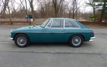 MG-MGB-Coupe-1967-Green-Black-99999-2