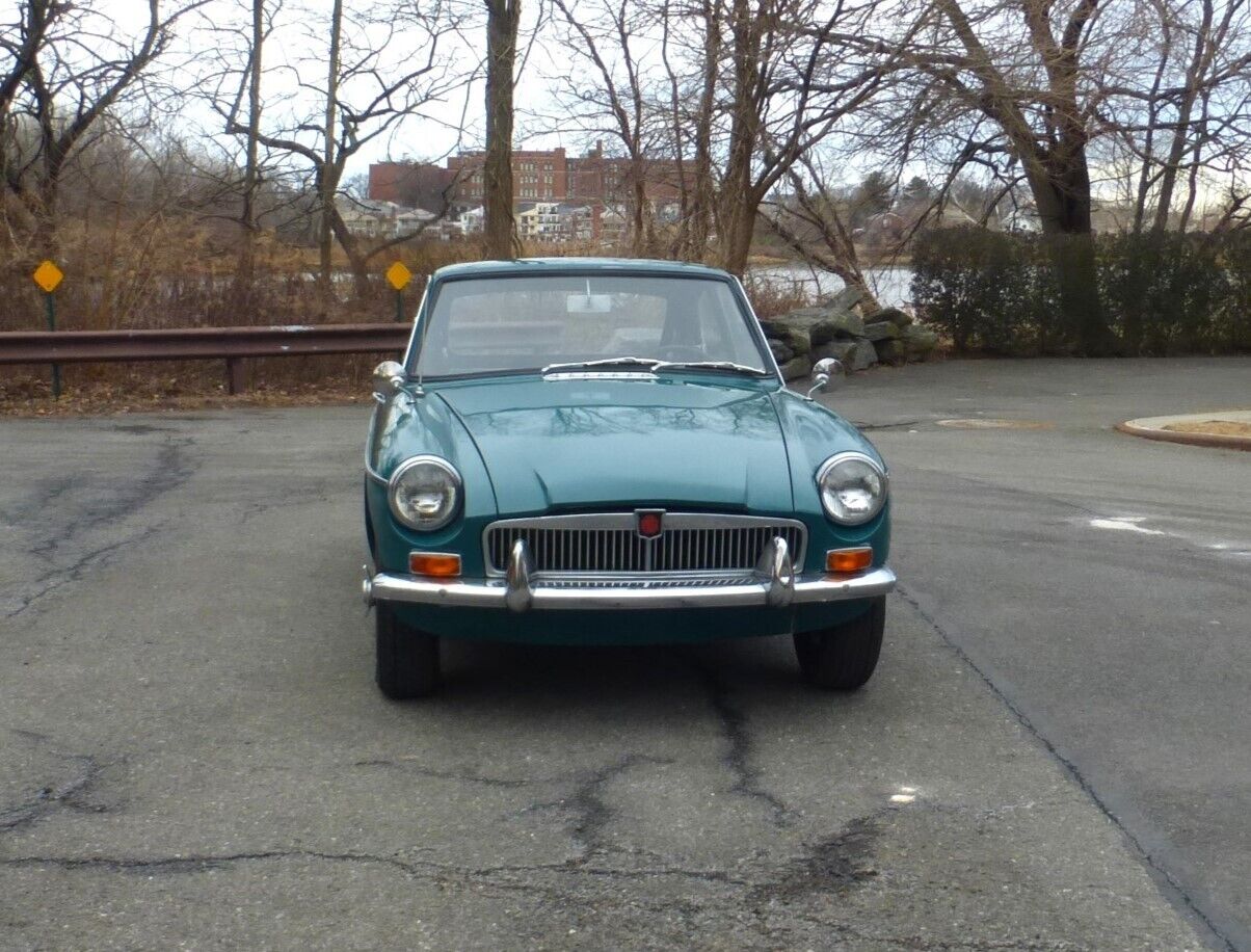 MG-MGB-Coupe-1967-Green-Black-99999-28