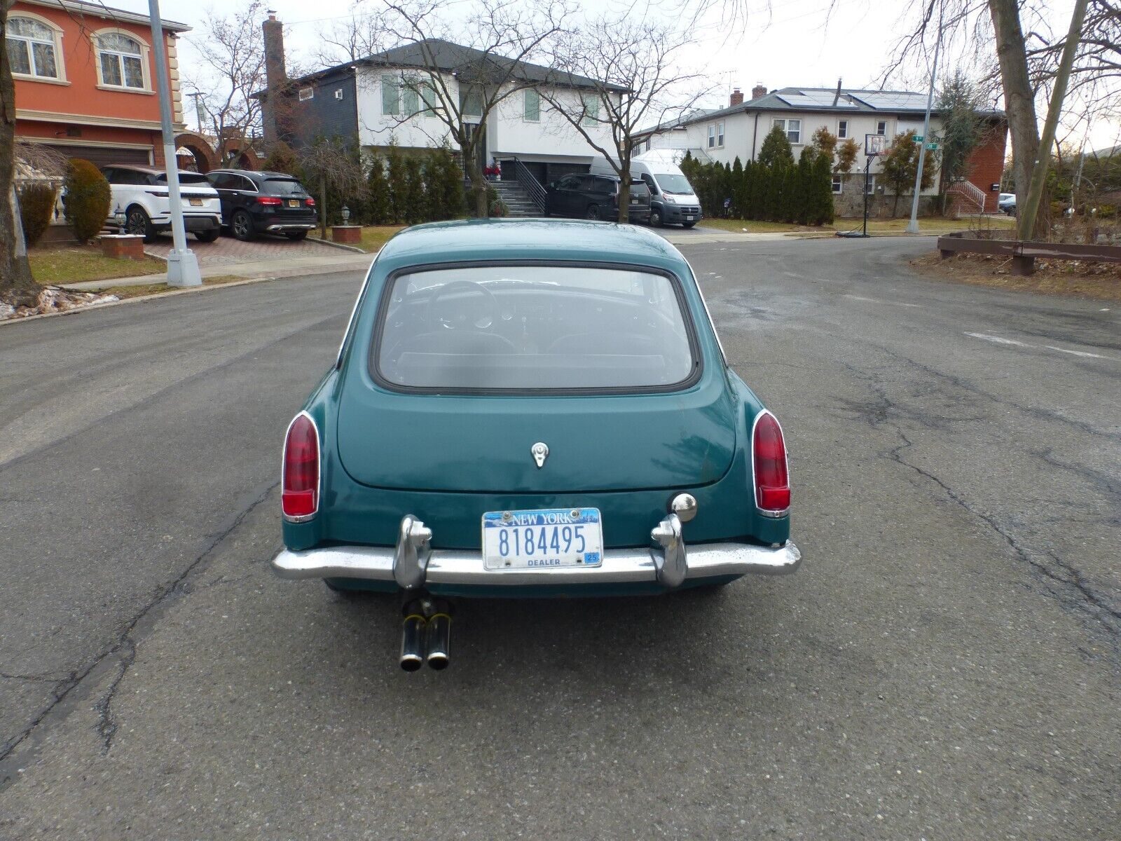 MG-MGB-Coupe-1967-Green-Black-99999-3