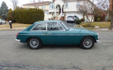 MG-MGB-Coupe-1967-Green-Black-99999-4