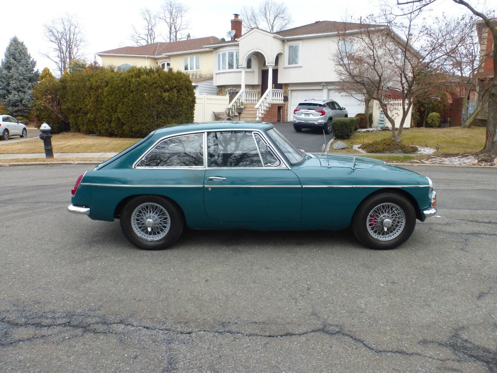 MG-MGB-Coupe-1967-Green-Black-99999-4