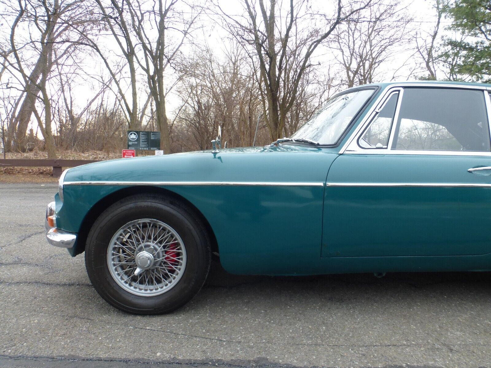 MG-MGB-Coupe-1967-Green-Black-99999-8