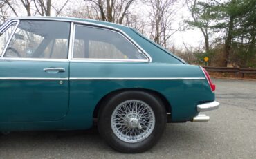 MG-MGB-Coupe-1967-Green-Black-99999-9