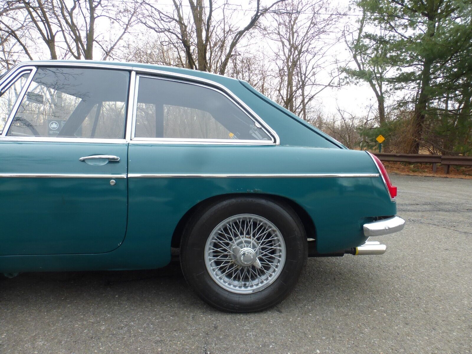 MG-MGB-Coupe-1967-Green-Black-99999-9