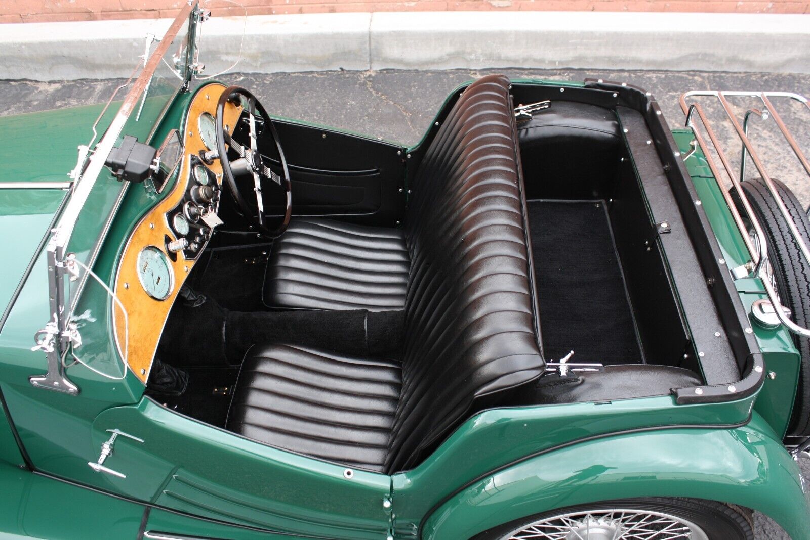 MG-T-Series-1949-Green-Black-999999-21