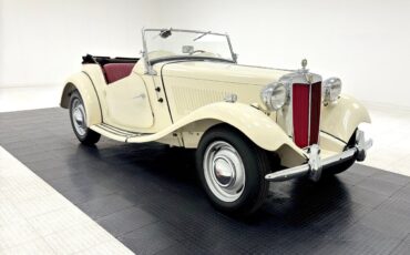 MG-T-Series-Cabriolet-1950-White-Red-4670-10