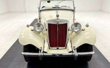 MG-T-Series-Cabriolet-1950-White-Red-4670-11