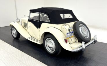 MG-T-Series-Cabriolet-1950-White-Red-4670-4