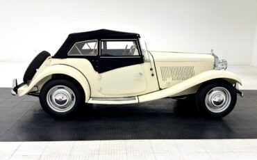 MG-T-Series-Cabriolet-1950-White-Red-4670-8