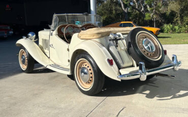 MG-T-Series-Cabriolet-1951-Yellow-Brown-1550-6