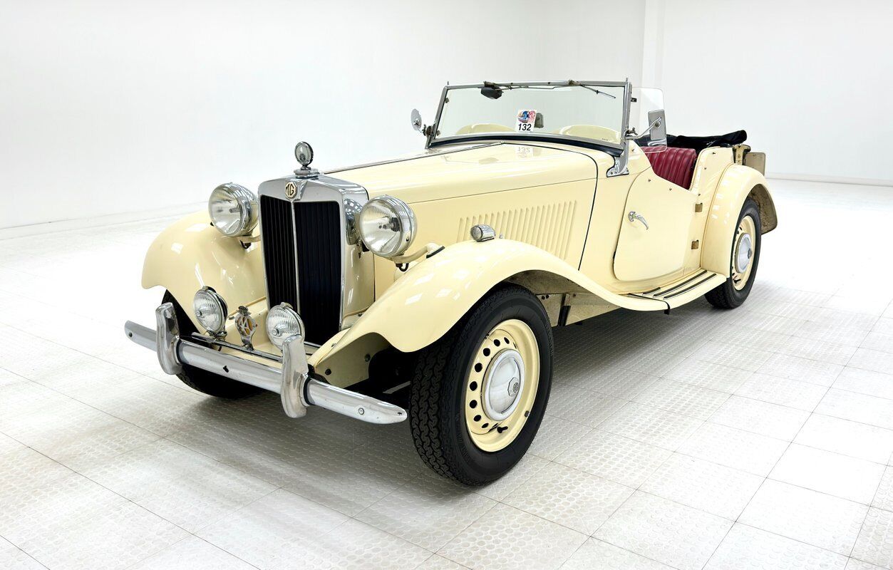 MG-T-Series-Cabriolet-1952-Cream-Red-78147-1