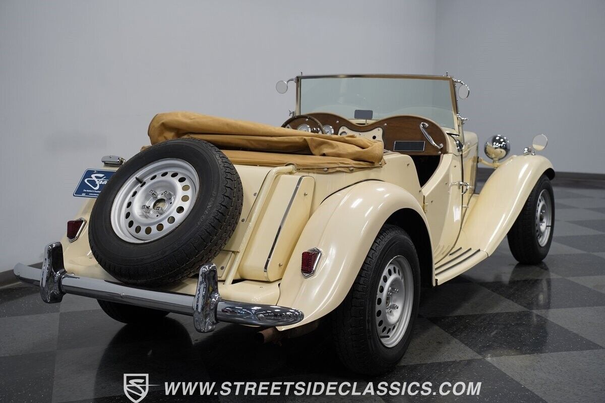 MG-T-Series-Cabriolet-1952-Cream-Tan-946-11