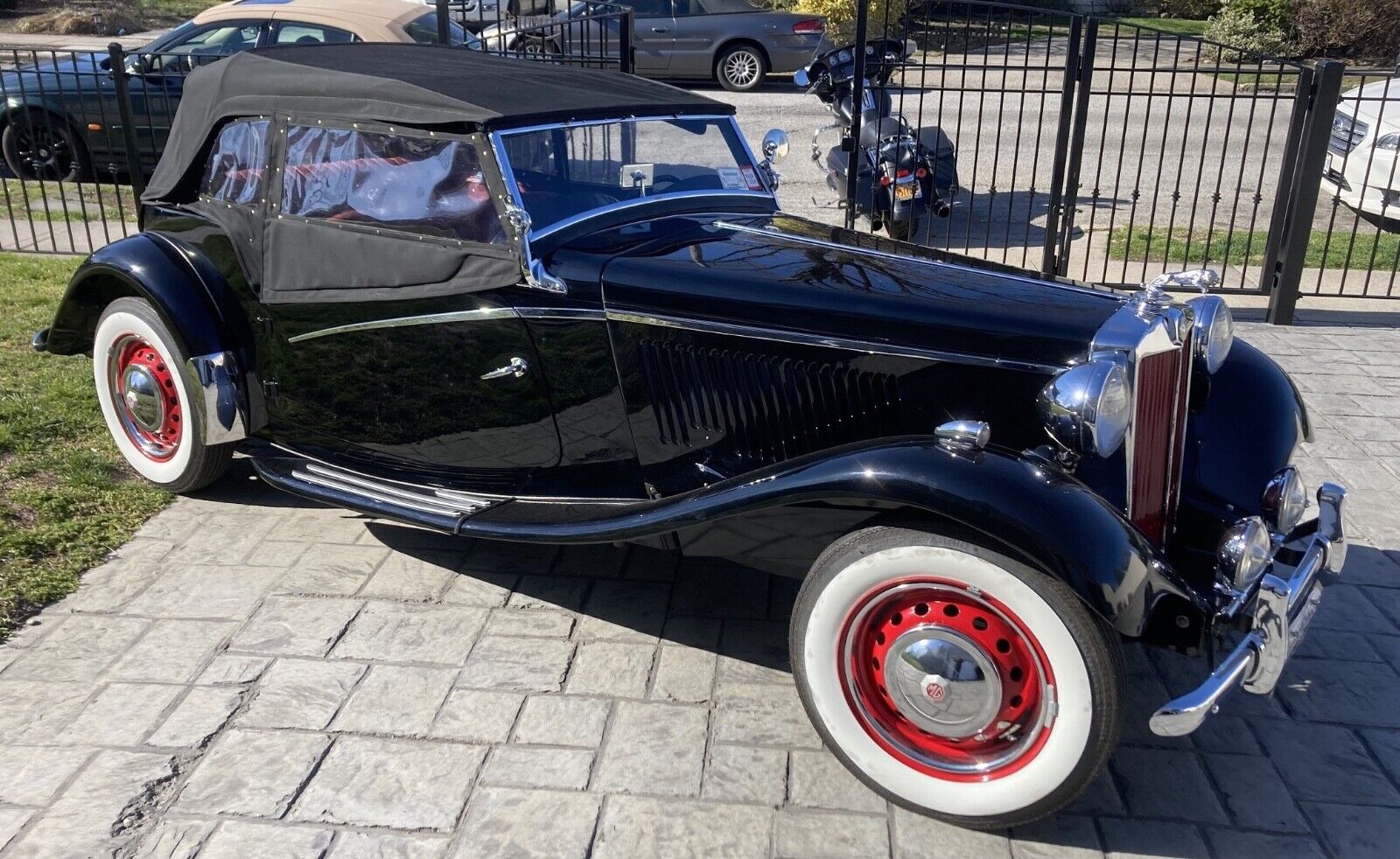 MG-T-Series-Cabriolet-1953-Black-Red-49890-13