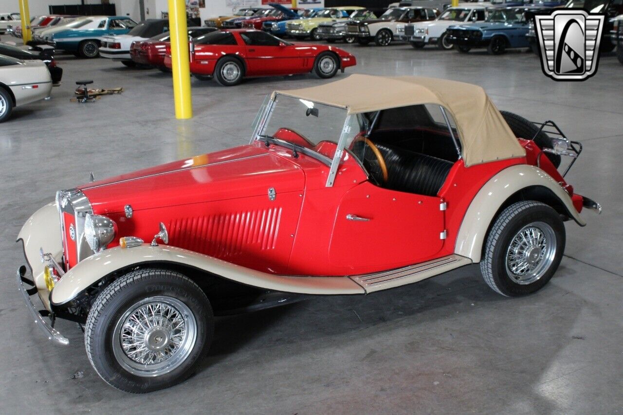 MG-T-Series-Coupe-1985-Red-Black-16245-2