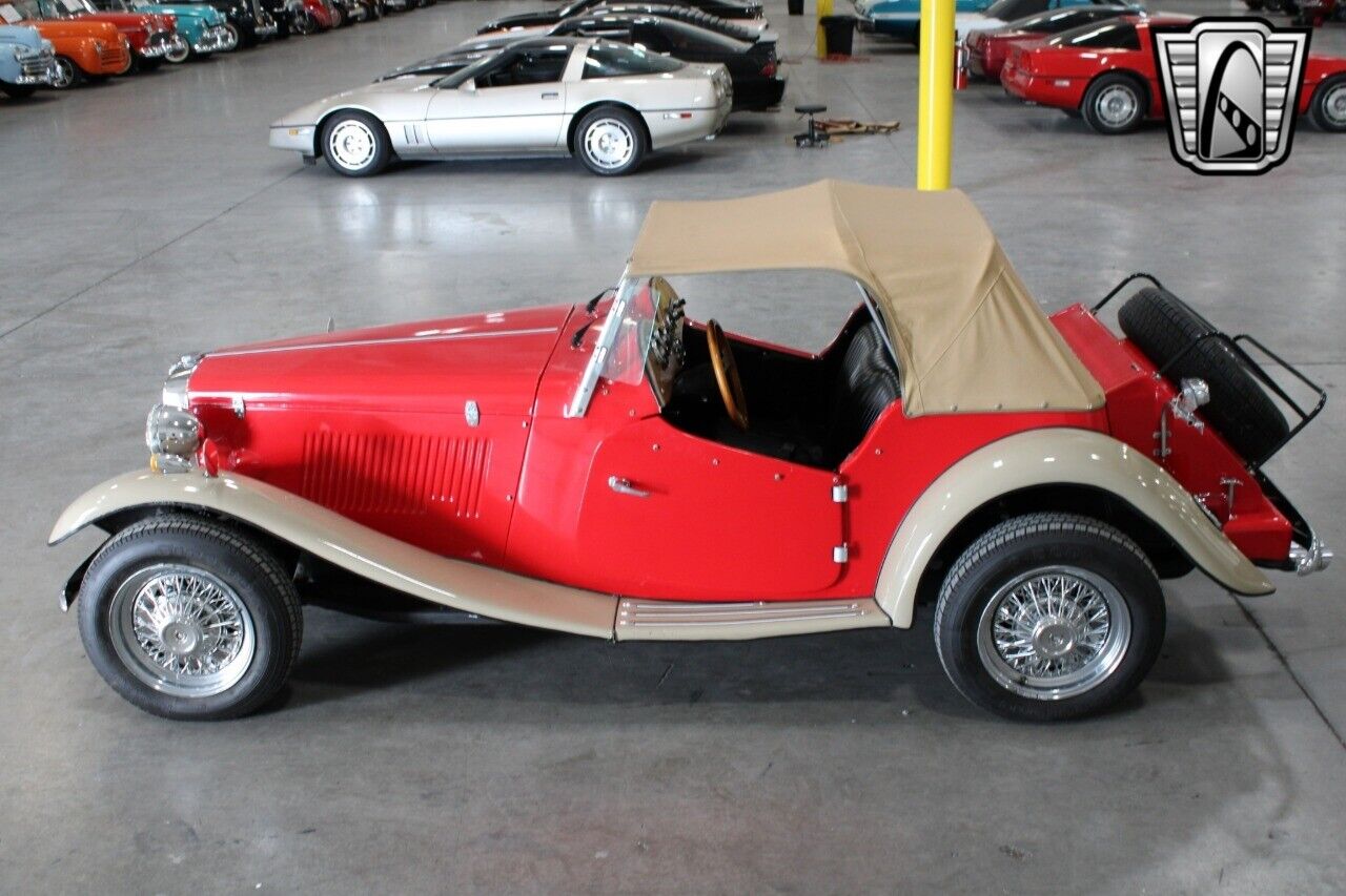 MG-T-Series-Coupe-1985-Red-Black-16245-3