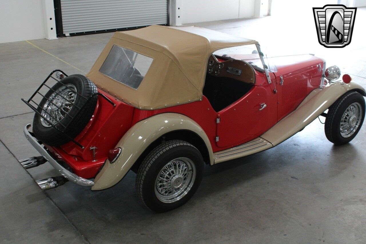 MG-T-Series-Coupe-1985-Red-Black-16245-6