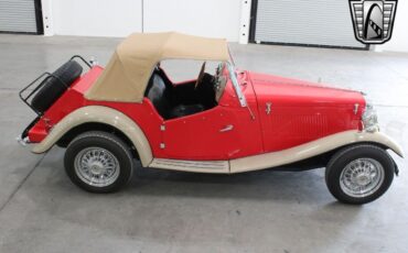 MG-T-Series-Coupe-1985-Red-Black-16245-7