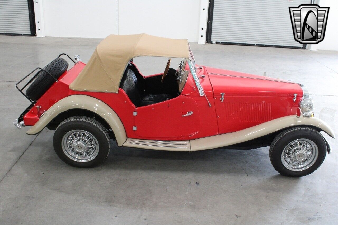 MG-T-Series-Coupe-1985-Red-Black-16245-7