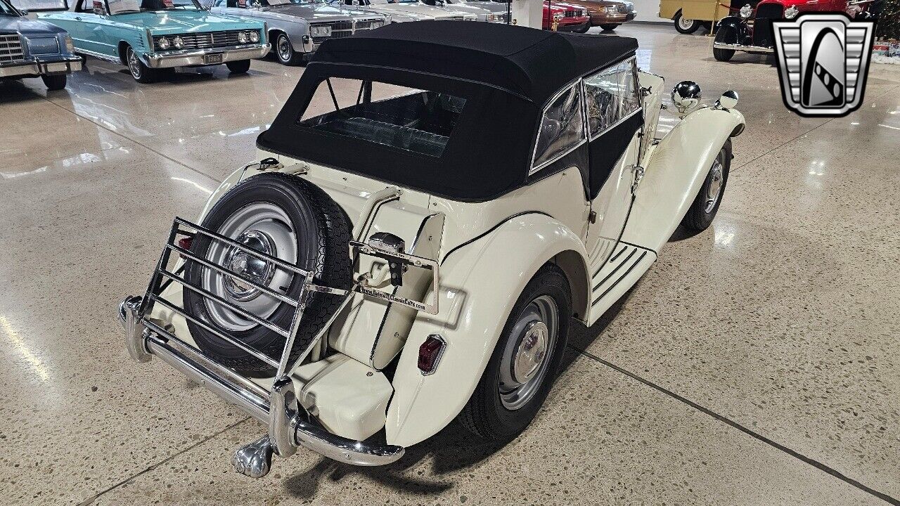 MG-T-Type-Cabriolet-1950-White-Green-16291-4