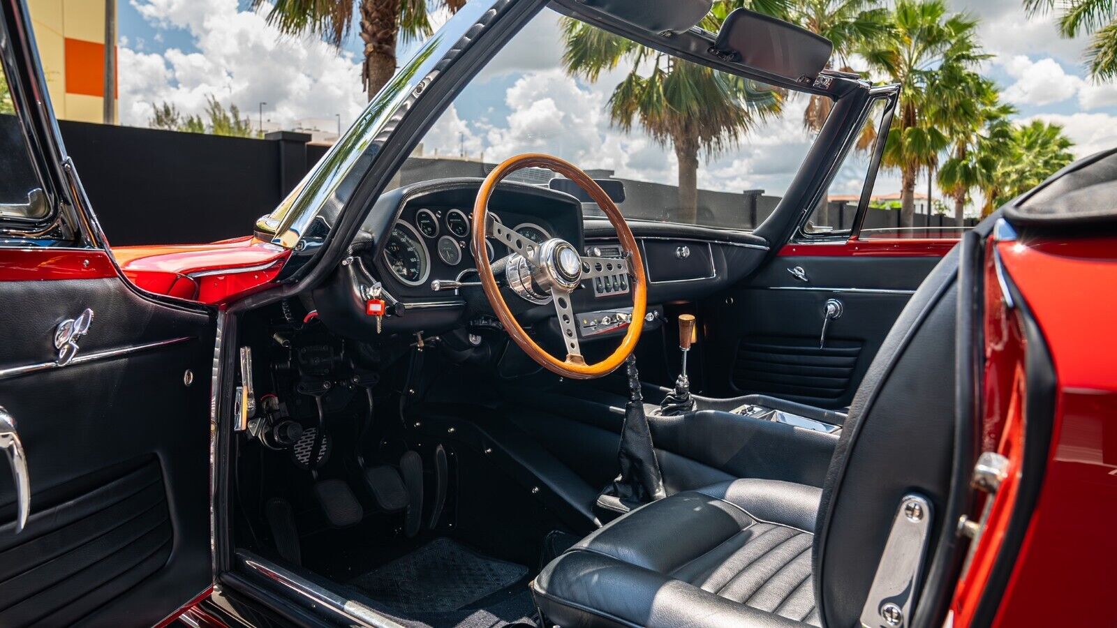 Maserati-Mistral-4000-Coupe-Cabriolet-1967-Red-Black-0-12