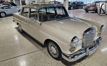 Mercedes-Benz-190-Berline-1965-Beige-Tan-90675-5