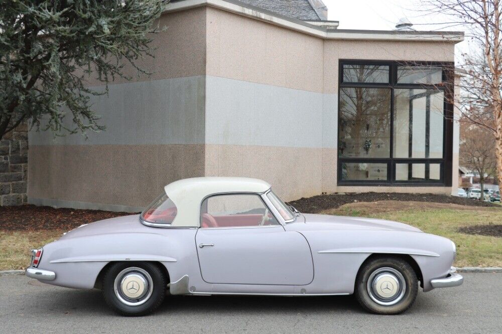 Mercedes-Benz-190-Series-1961-Silver-Red-0-2