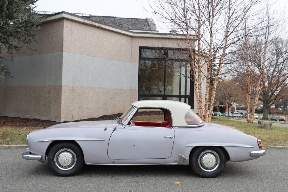 Mercedes-Benz-190-Series-1961-Silver-Red-0-3