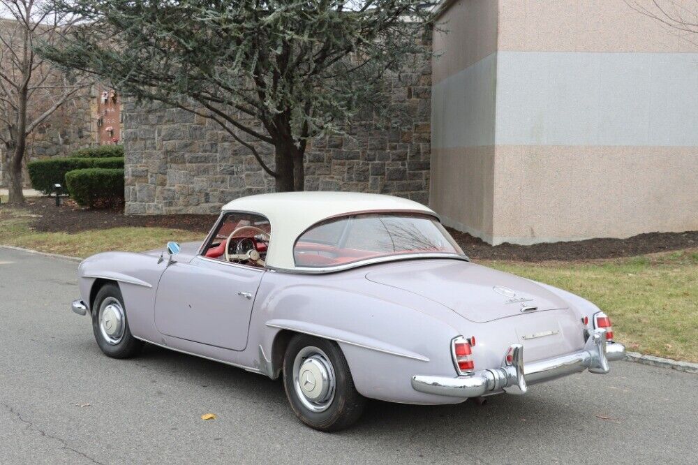 Mercedes-Benz-190-Series-1961-Silver-Red-0-5