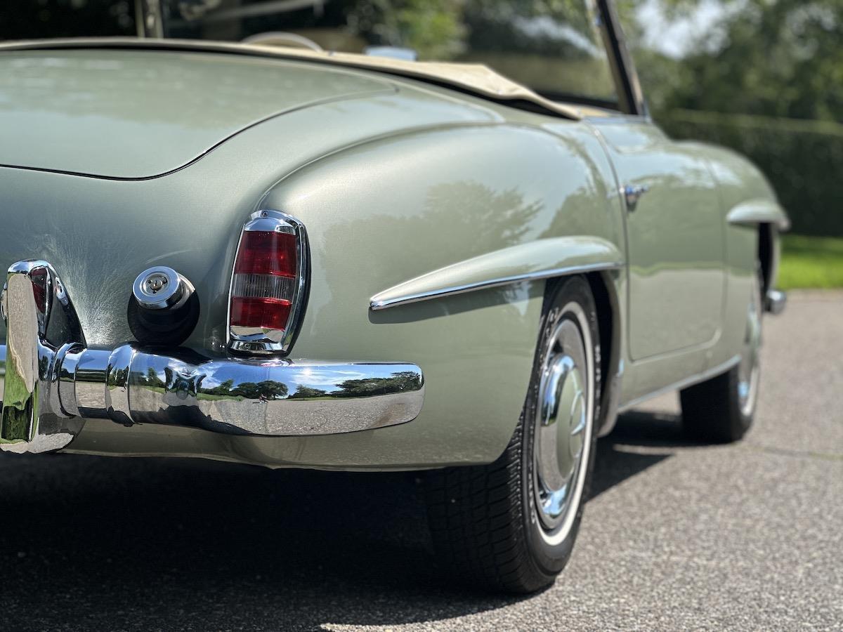 Mercedes-Benz-190-Series-Cabriolet-1960-Green-Tan-100127-24