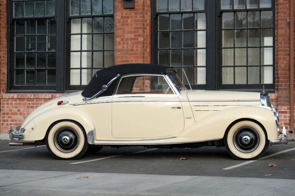 Mercedes-Benz-200-Series-1952-Ivory-Red-0-2