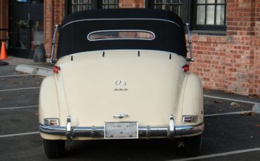 Mercedes-Benz-200-Series-1952-Ivory-Red-0-4