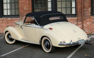 Mercedes-Benz-200-Series-1952-Ivory-Red-0-5