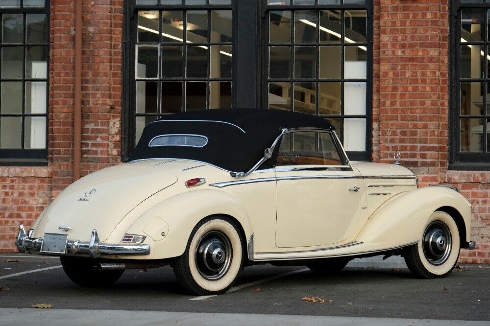 Mercedes-Benz-200-Series-1952-Ivory-Red-0-6