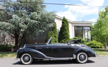 Mercedes-Benz-200-Series-1954-Black-Red-0-3