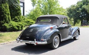 Mercedes-Benz-200-Series-1954-Black-Red-0-4