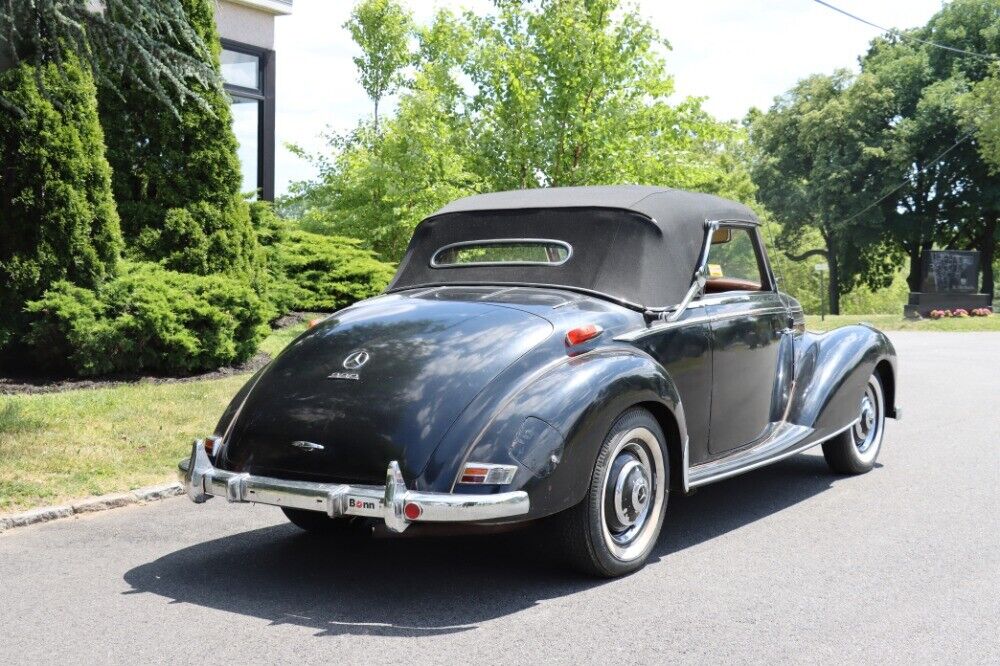 Mercedes-Benz-200-Series-1954-Black-Red-0-4