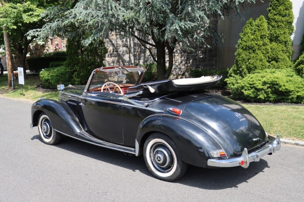 Mercedes-Benz-200-Series-1954-Black-Red-0-5