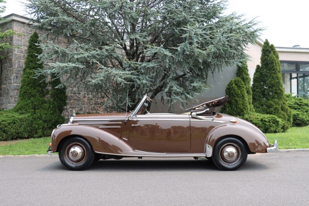 Mercedes-Benz-200-Series-1954-Brown-Tan-0-3