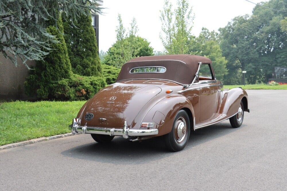 Mercedes-Benz-200-Series-1954-Brown-Tan-0-4