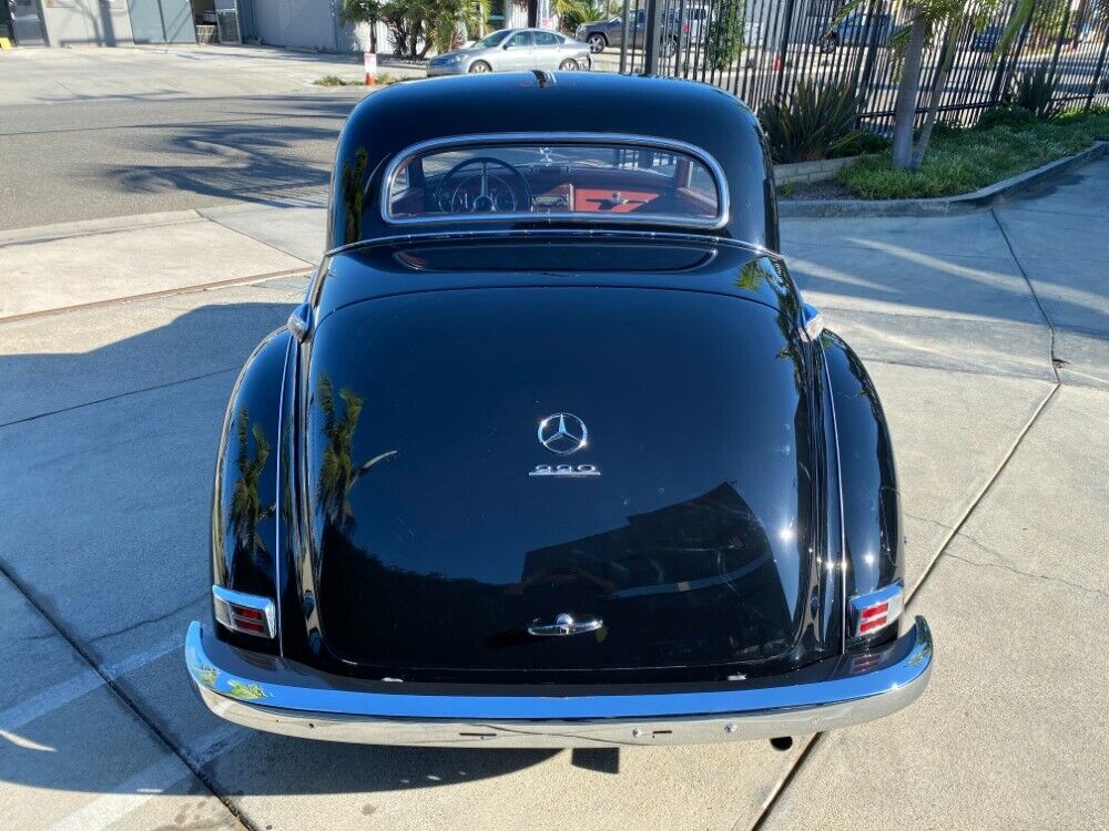 Mercedes-Benz-200-Series-1955-Black-Red-0-5