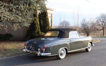 Mercedes-Benz-200-Series-1958-Gray-Red-0-4