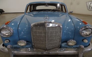 Mercedes-Benz-200-Series-1959-Blue-Blue-132930-10